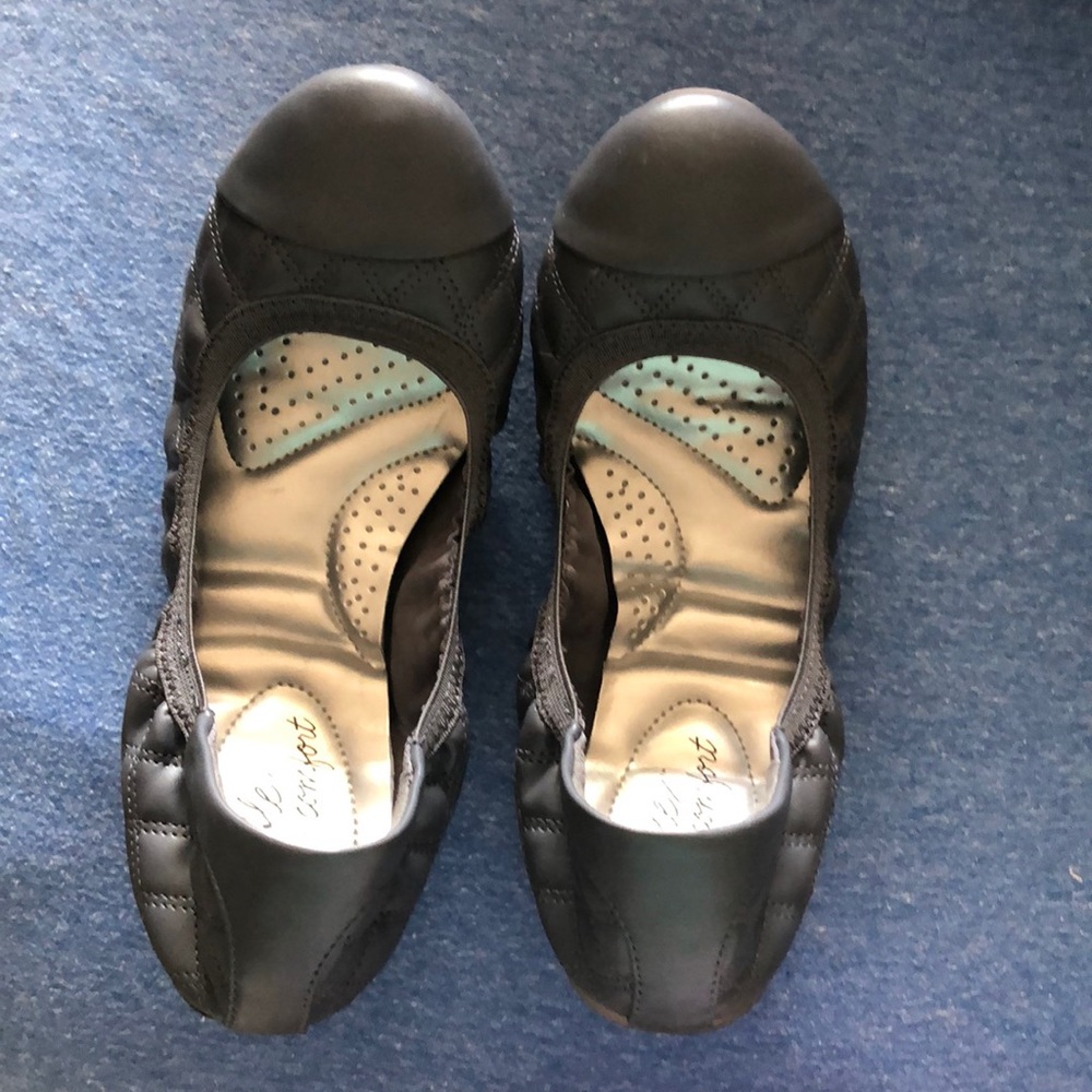 Dexflex comfort gray flats